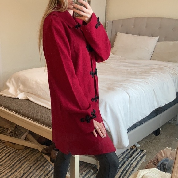 Lauren Hansen studio red 100% wool coat with black closers - Picture 11 of 11